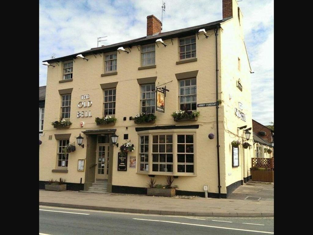 Bed and Breakfast The Old Bell Shrewsbury Esterno foto