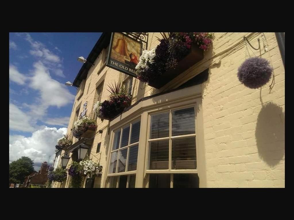 Bed and Breakfast The Old Bell Shrewsbury Esterno foto